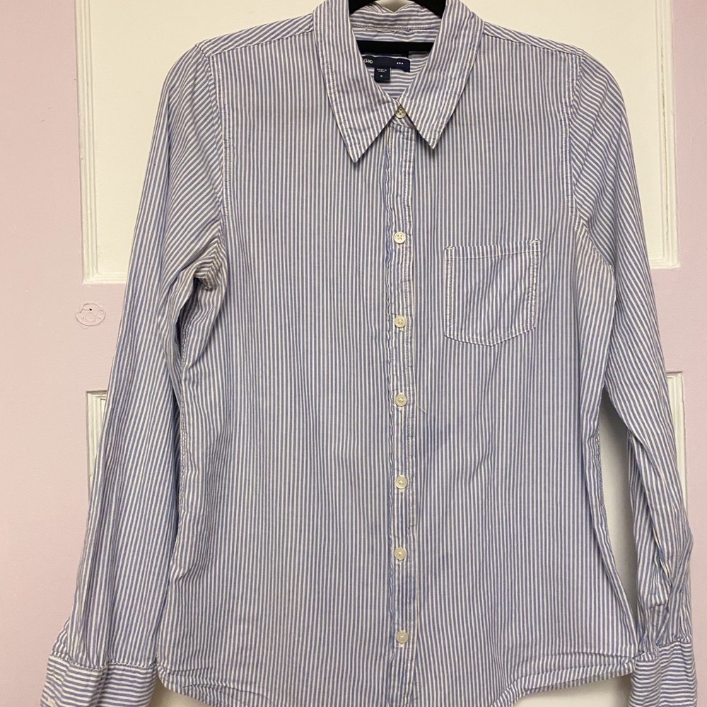 THE GAP STRIPED “BOYFRIEND” FIT BUTTON UP